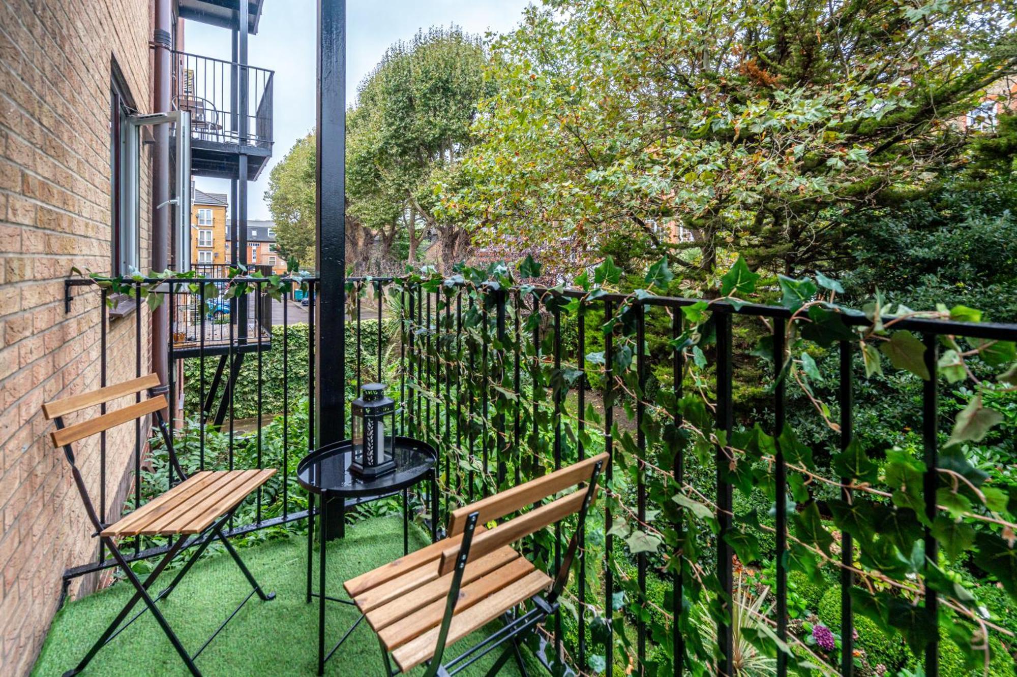 Apartment In Elephant & Castle With Parking 런던 외부 사진