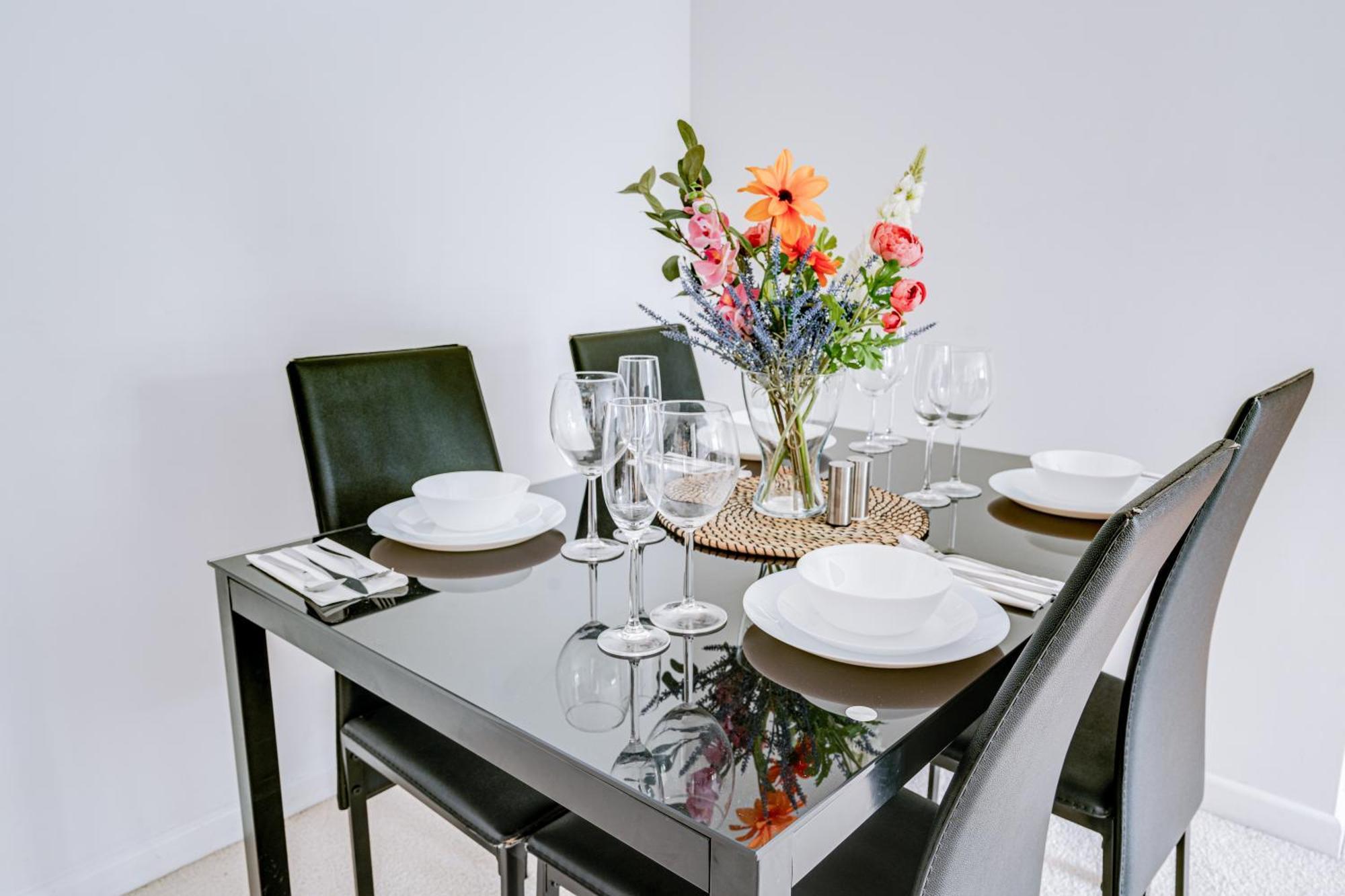Apartment In Elephant & Castle With Parking 런던 외부 사진