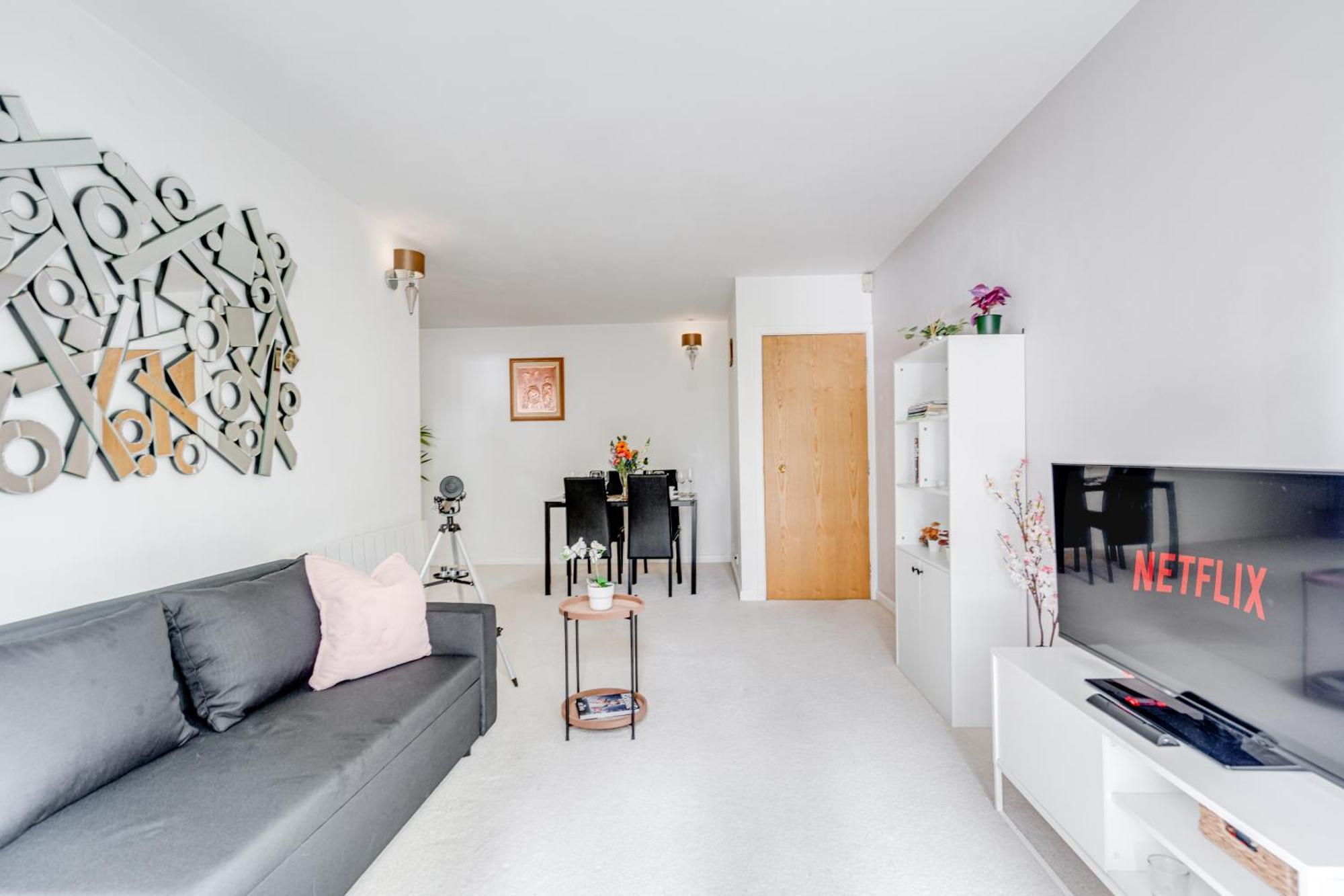 Apartment In Elephant & Castle With Parking 런던 외부 사진