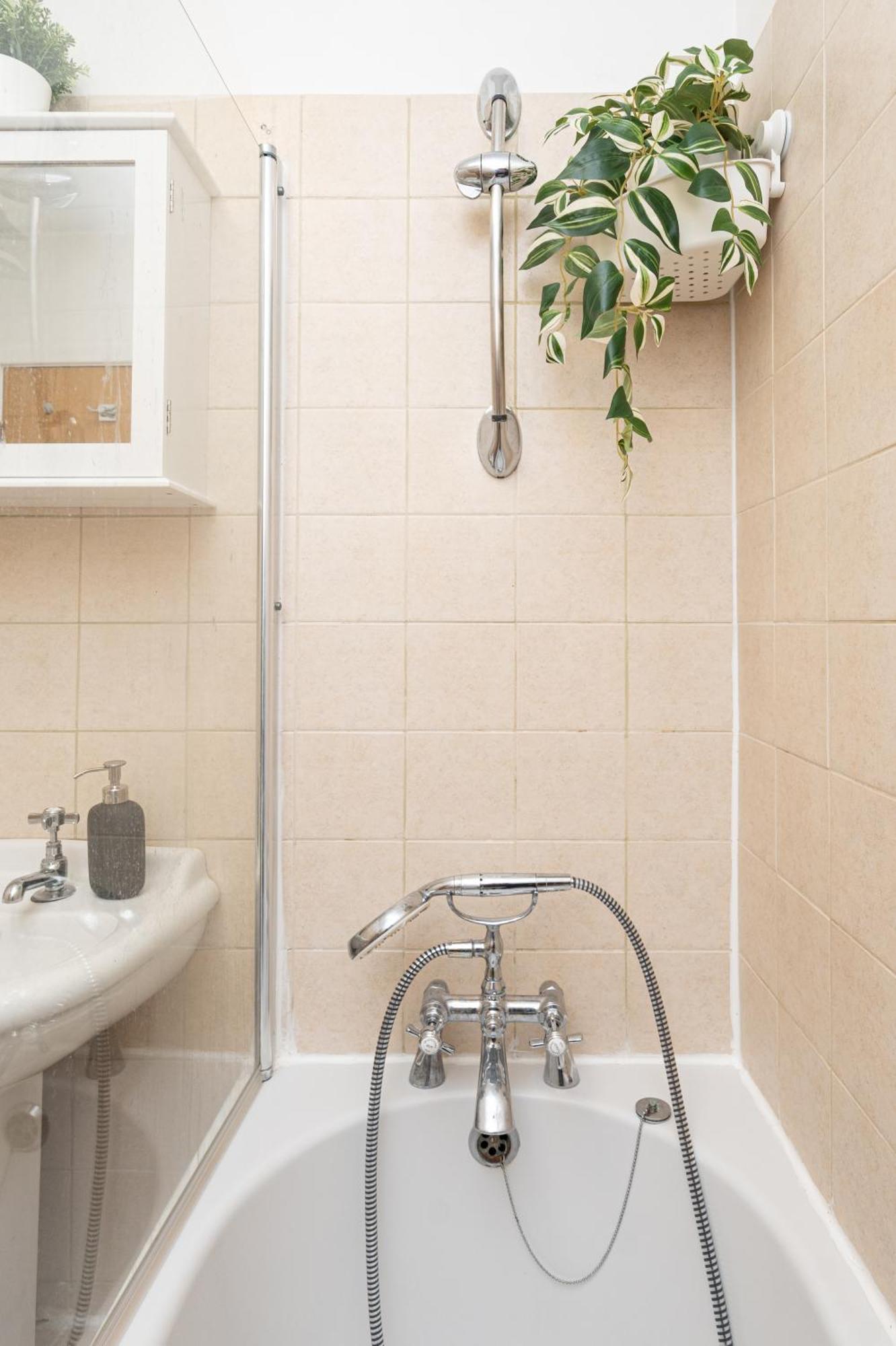 Apartment In Elephant & Castle With Parking 런던 외부 사진